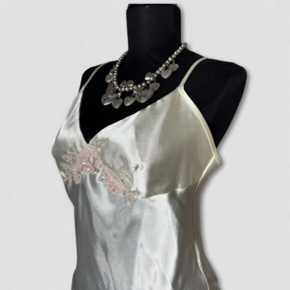 Secret Treasures Bodysuit Embroidered Ruffle Satin White Size Medium - Picture 3 of 11